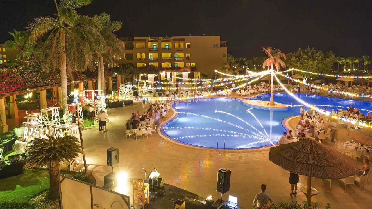 الفندق روبنسون - سوما باي